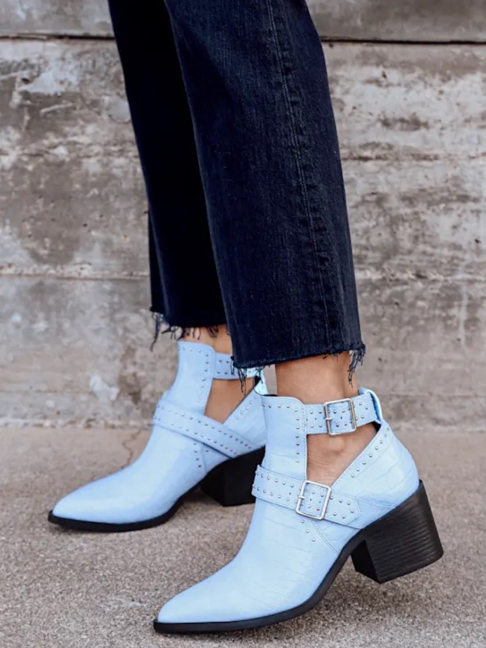 Steve Madden Andy Blue Crocodile Studded Cutout Pointed Toe Ankle Booties 9.5
